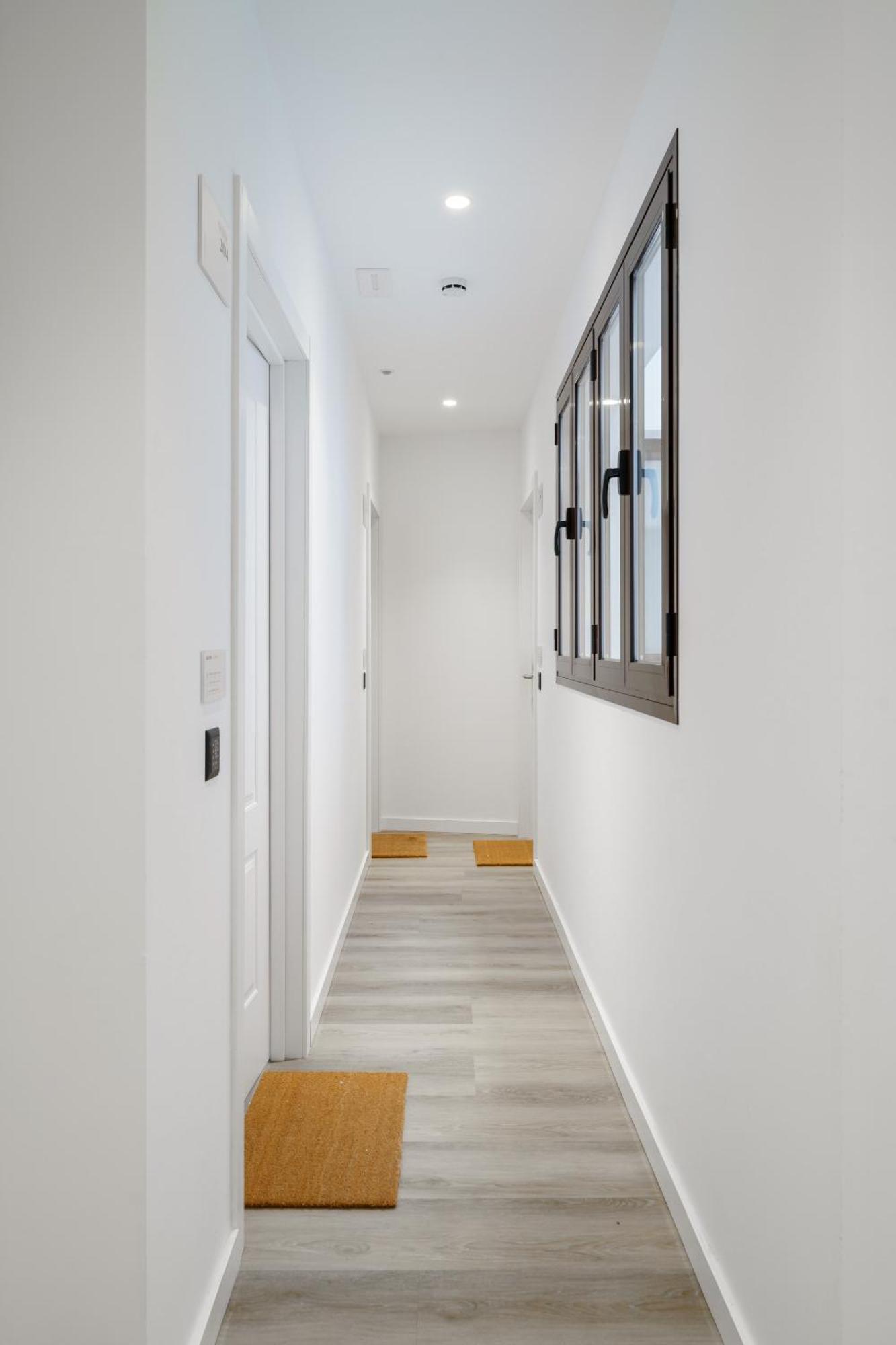 Limehome Malaga Calle Victoria エクステリア 写真