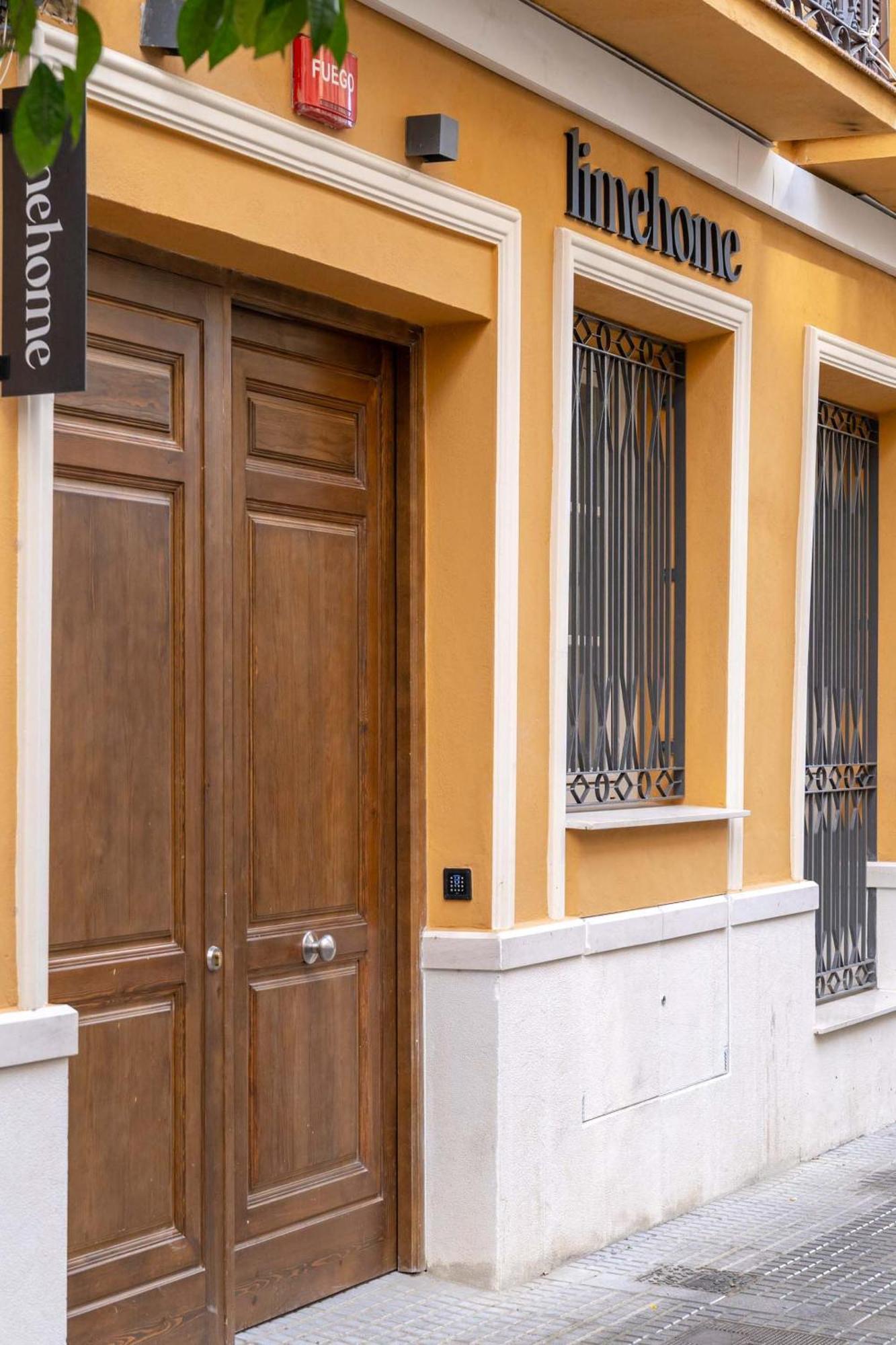 Limehome Malaga Calle Victoria エクステリア 写真