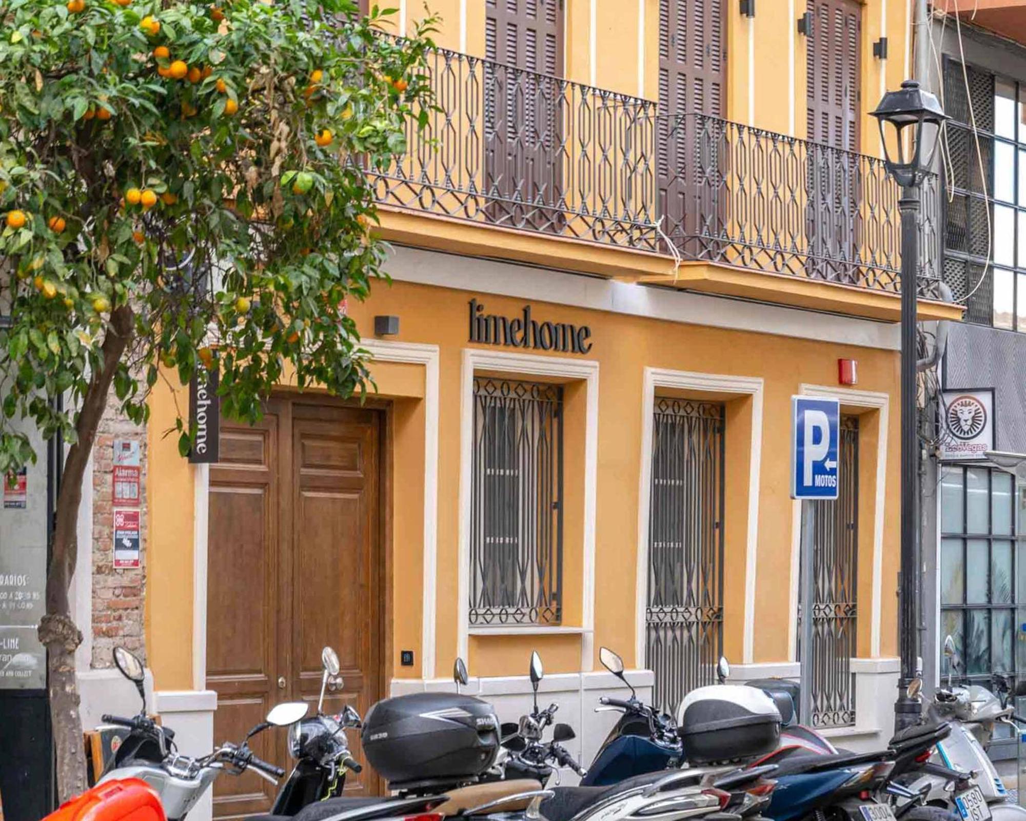 Limehome Malaga Calle Victoria エクステリア 写真