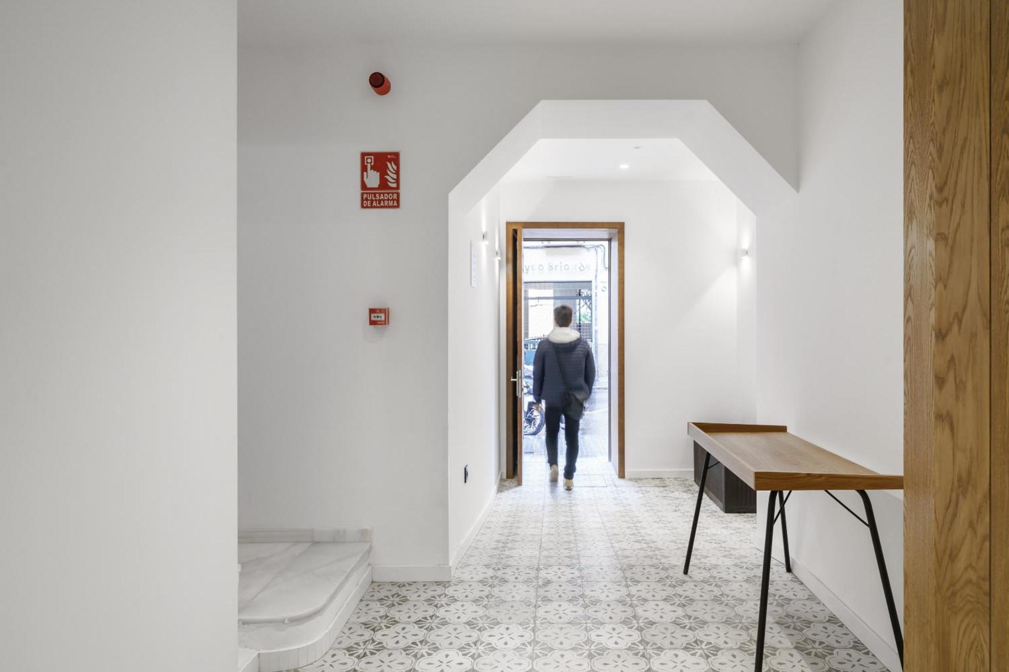 Limehome Malaga Calle Victoria エクステリア 写真