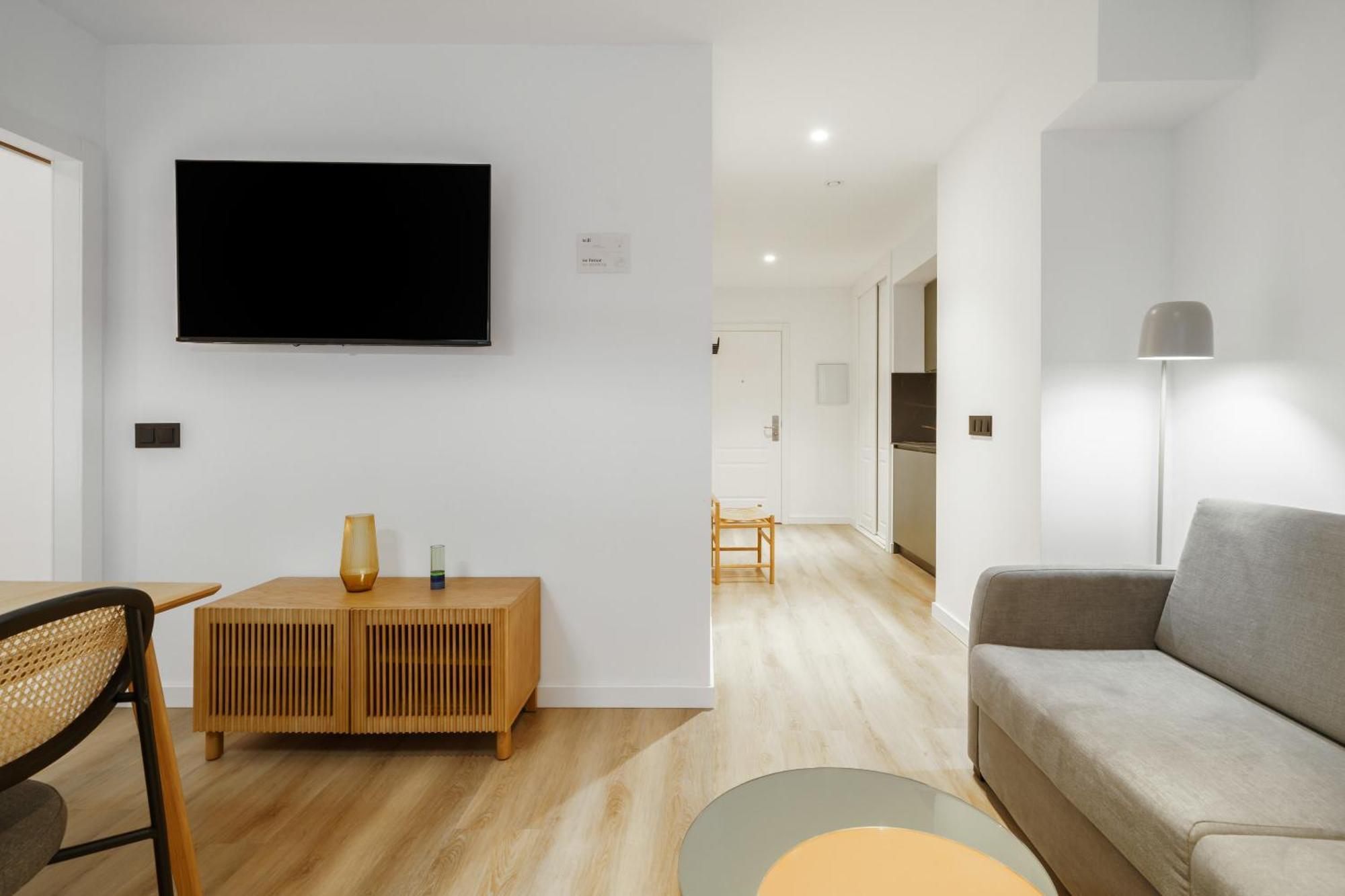 Limehome Malaga Calle Victoria エクステリア 写真