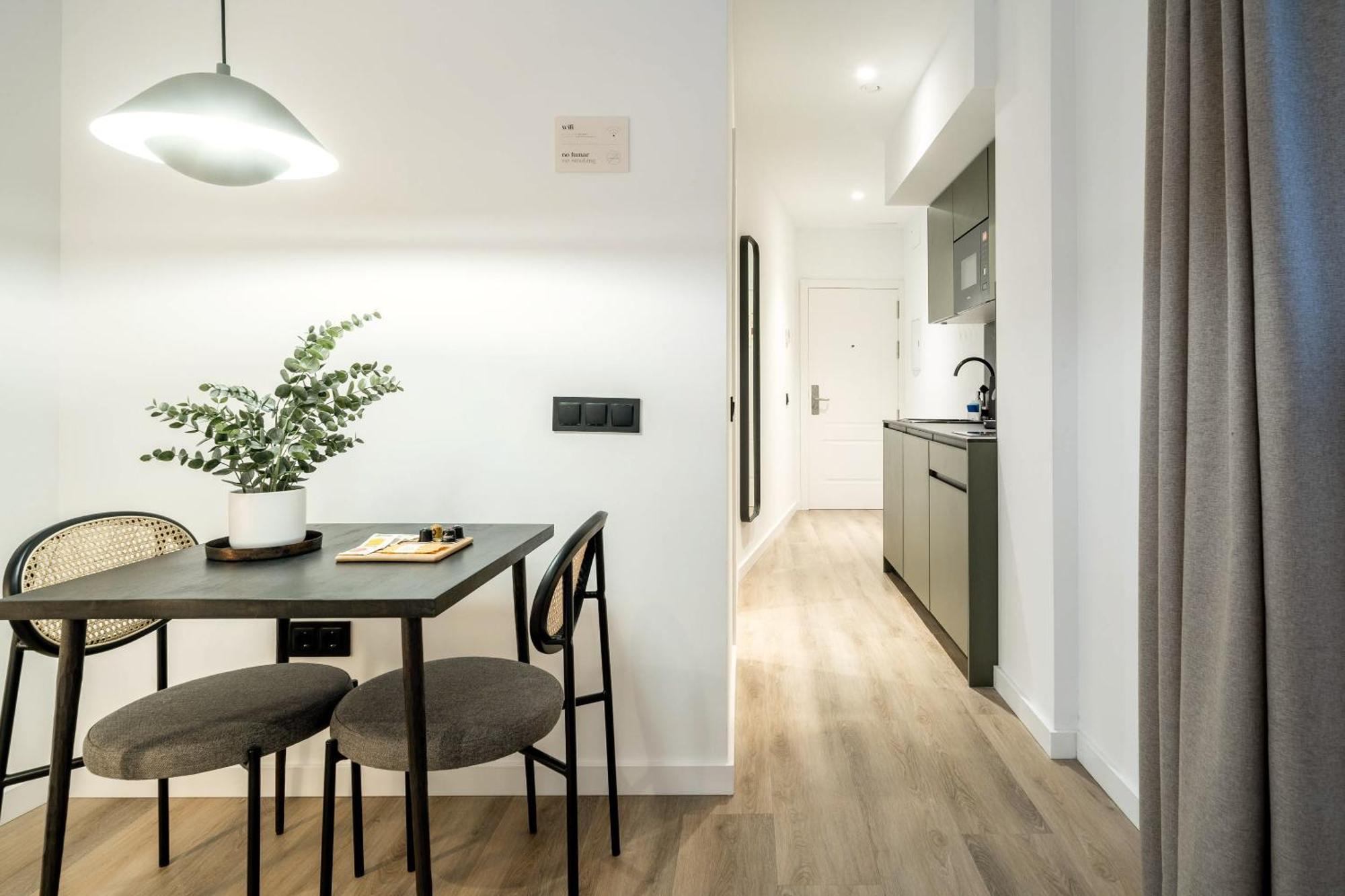 Limehome Malaga Calle Victoria エクステリア 写真
