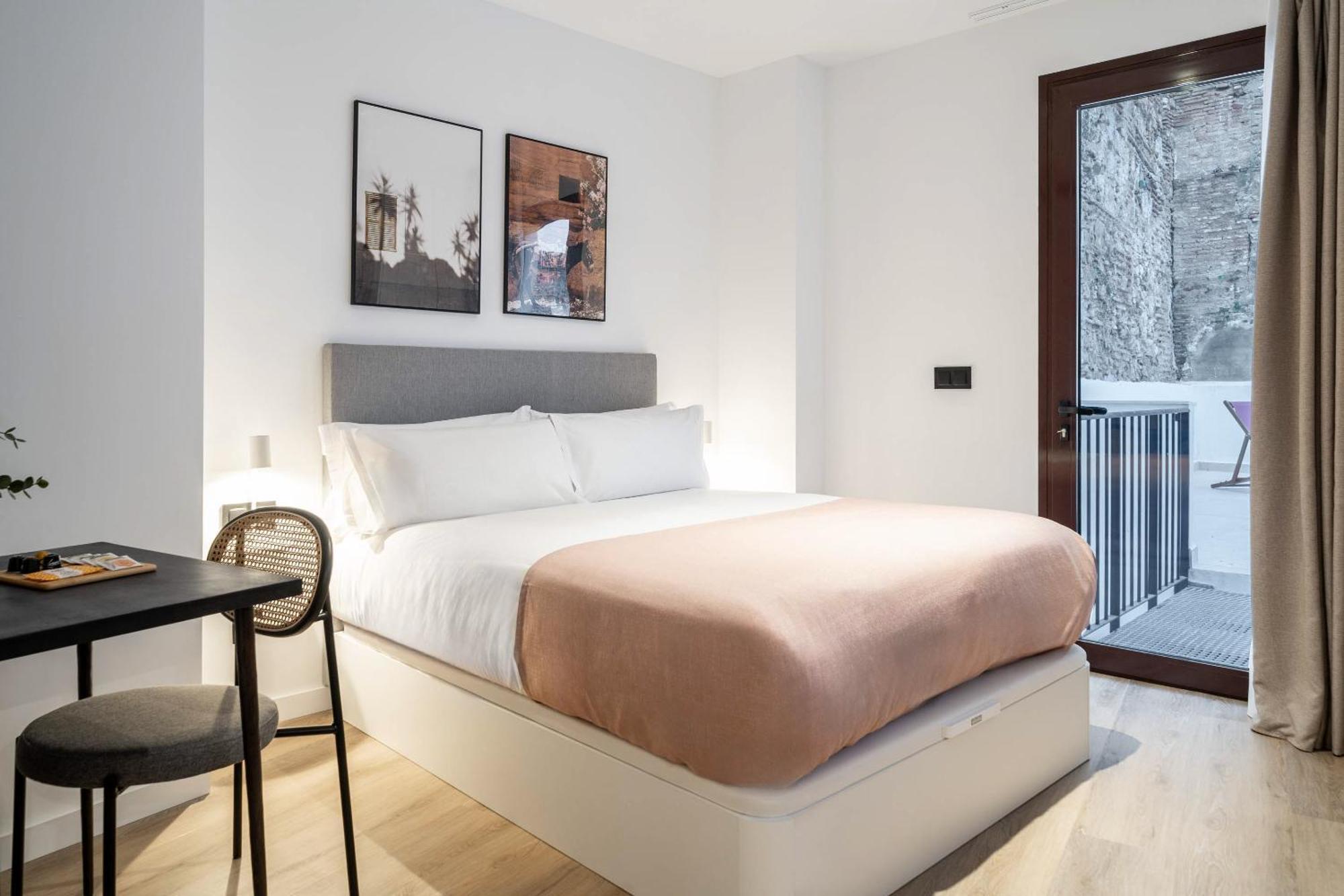 Limehome Malaga Calle Victoria エクステリア 写真