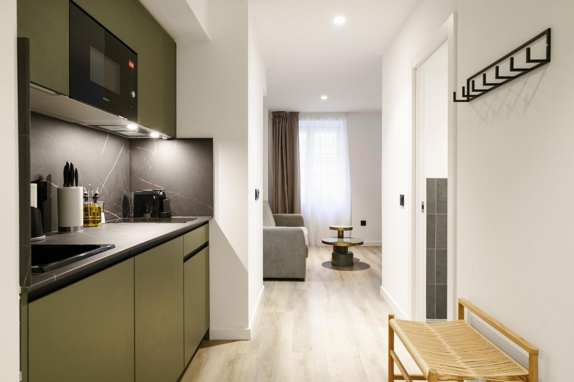 Limehome Malaga Calle Victoria エクステリア 写真