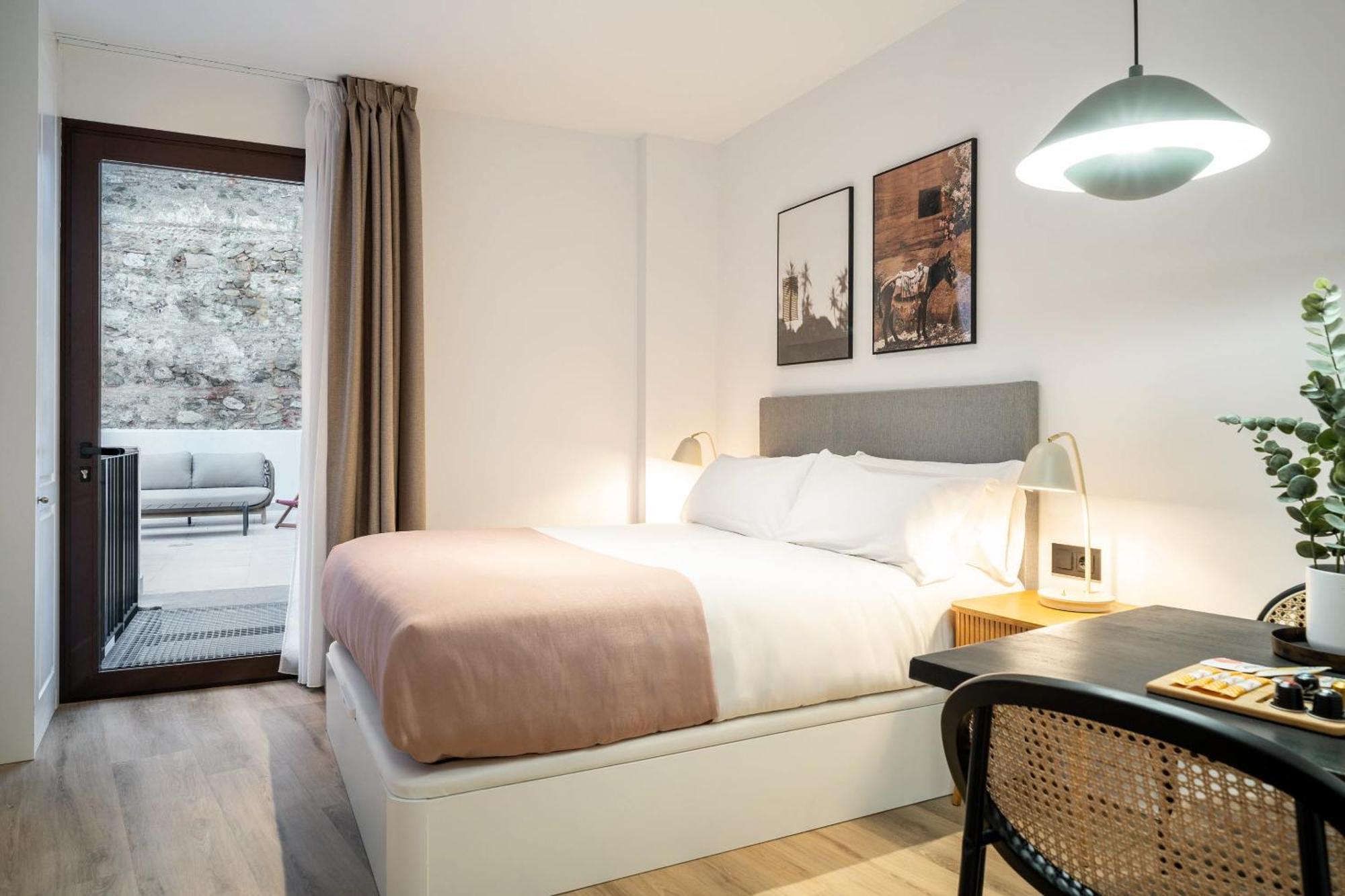 Limehome Malaga Calle Victoria エクステリア 写真