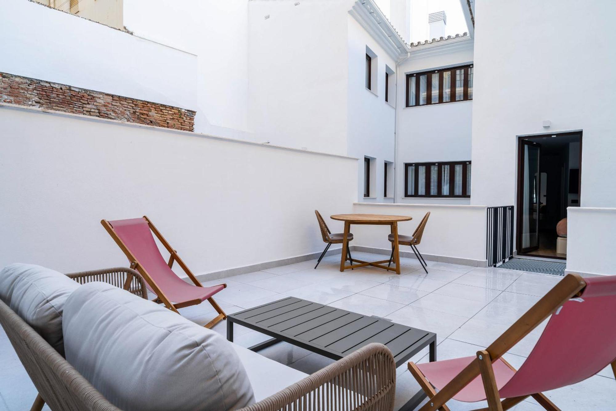 Limehome Malaga Calle Victoria エクステリア 写真