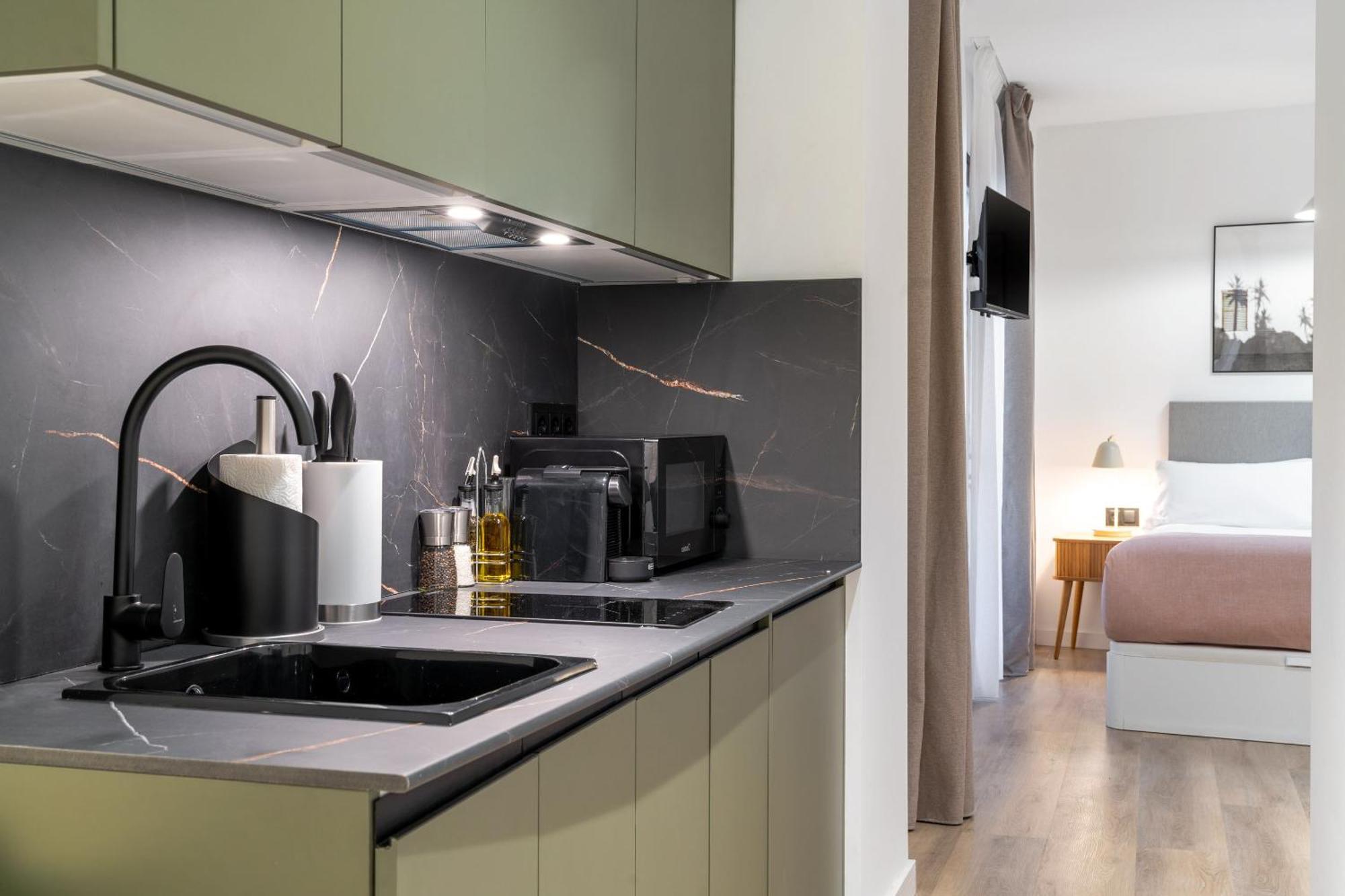 Limehome Malaga Calle Victoria エクステリア 写真
