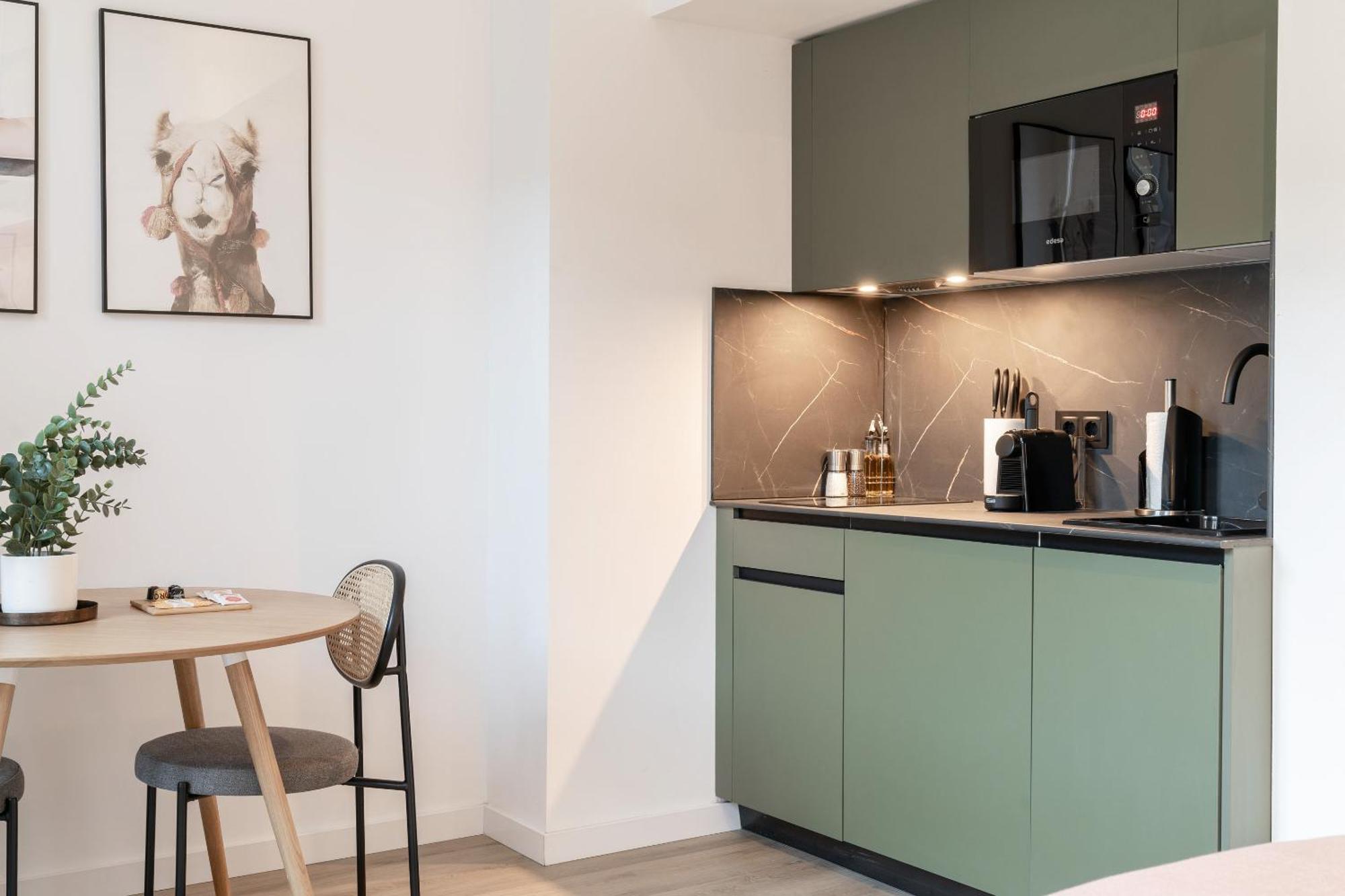 Limehome Malaga Calle Victoria エクステリア 写真