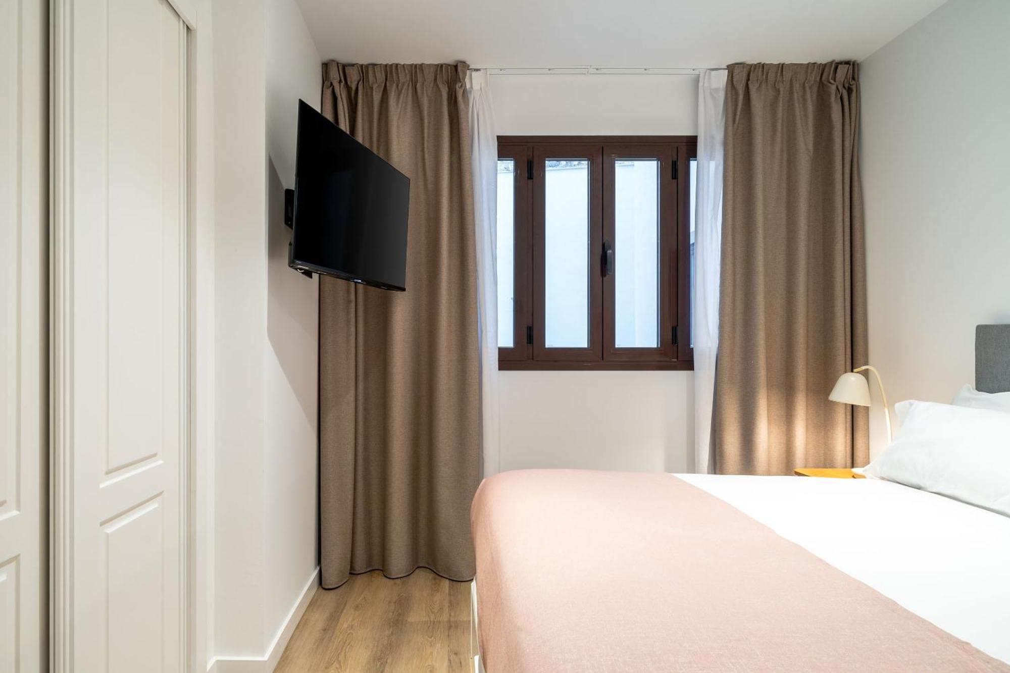Limehome Malaga Calle Victoria 部屋 写真