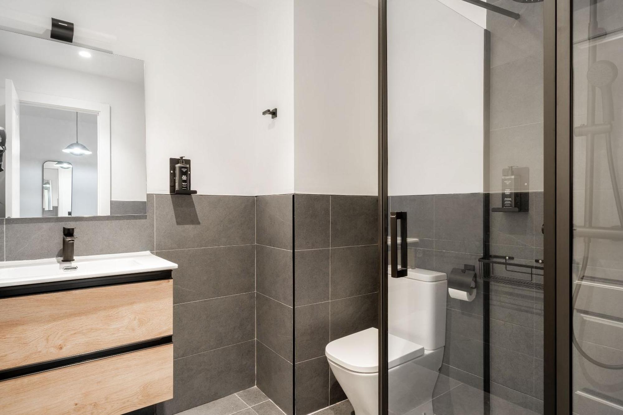Limehome Malaga Calle Victoria 部屋 写真
