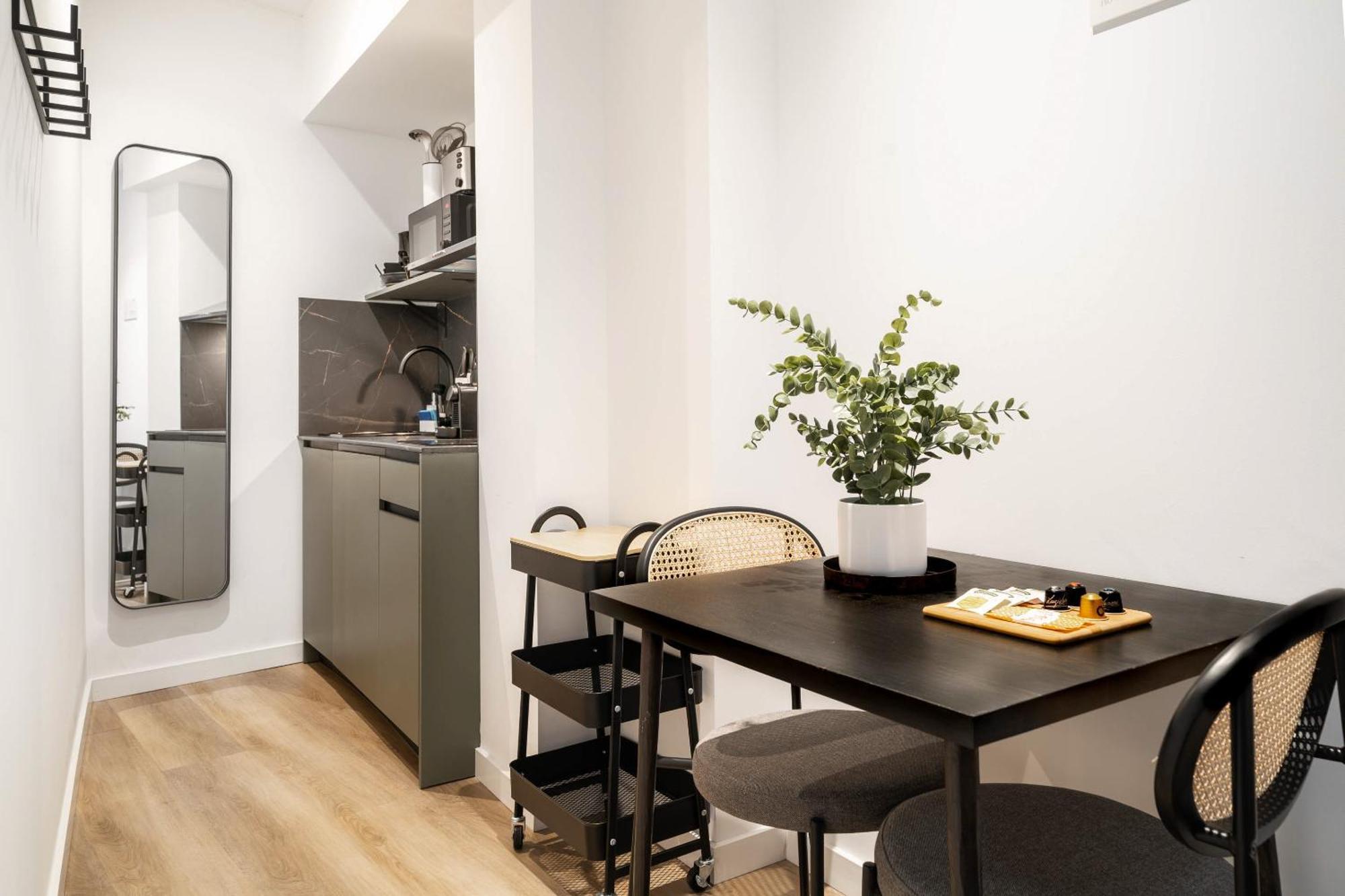 Limehome Malaga Calle Victoria エクステリア 写真