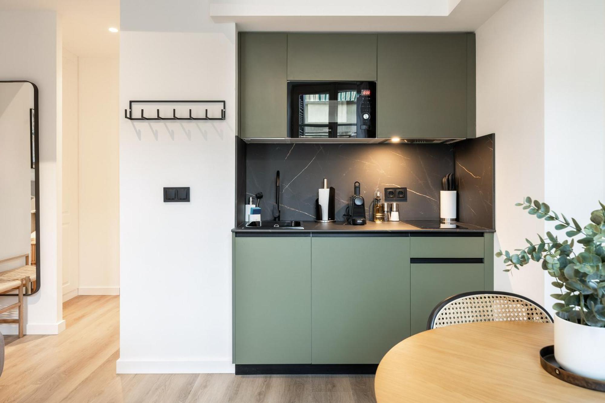 Limehome Malaga Calle Victoria エクステリア 写真